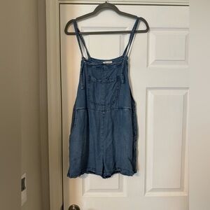 Short overalls